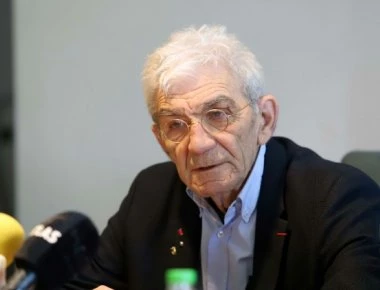 «Ξύλο» στον Γιάννη Μπουτάρη από Πόντιους στο Λευκό Πύργο: Βρισιές, σπρωξιές και χτυπήματα - Δείτε βίντεο